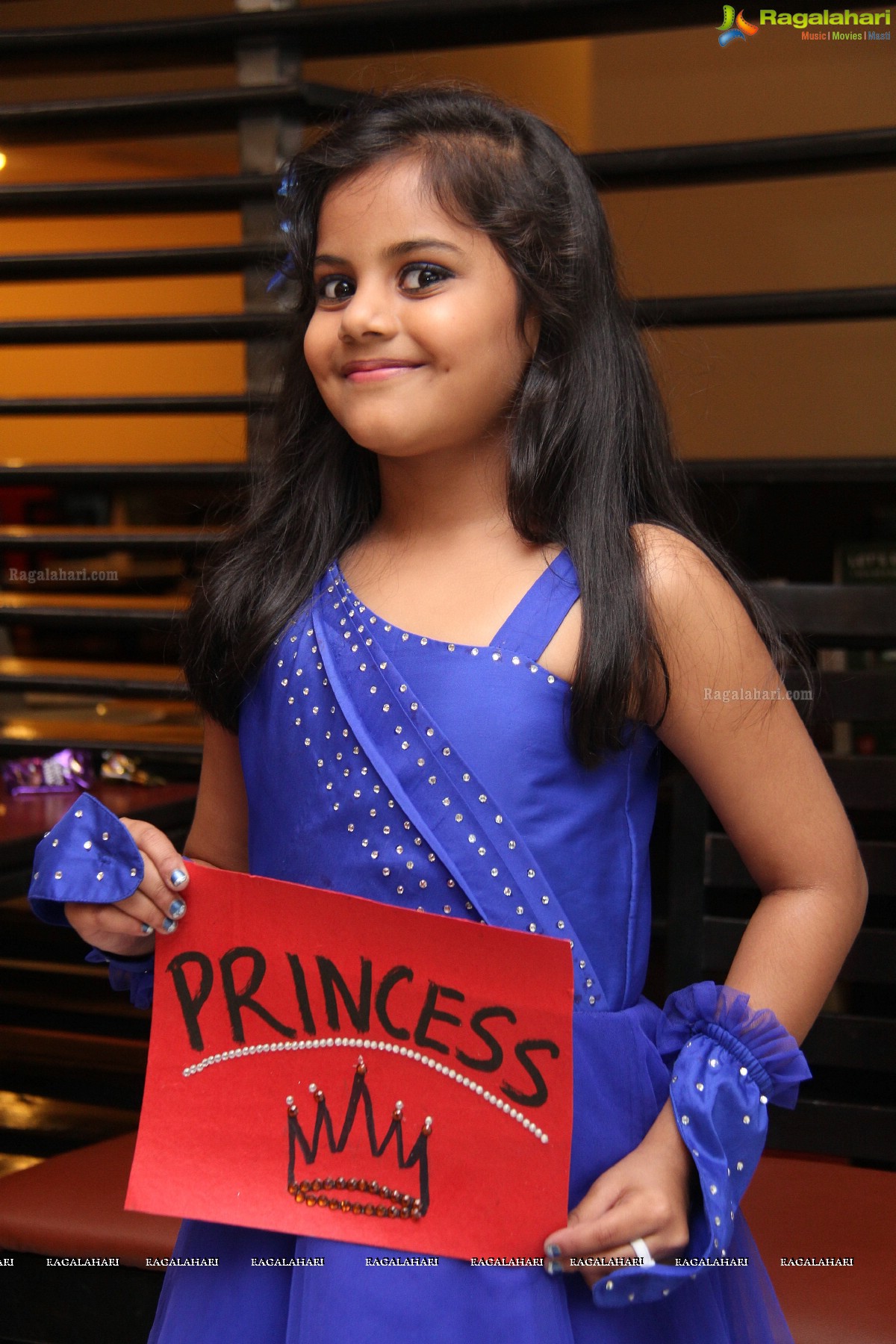 Suhani Birthday Party 2014 at Pizza Hut, Hyderabad