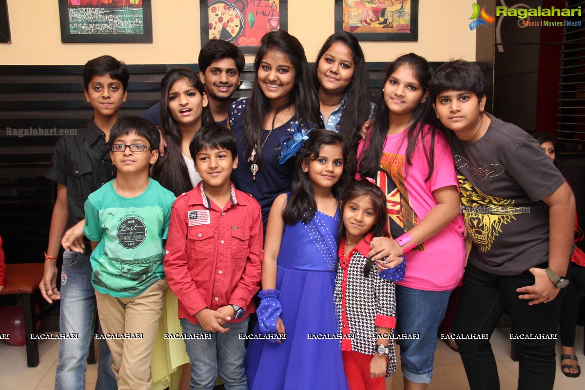 Suhani Birthday Party 2014 at Pizza Hut, Hyderabad