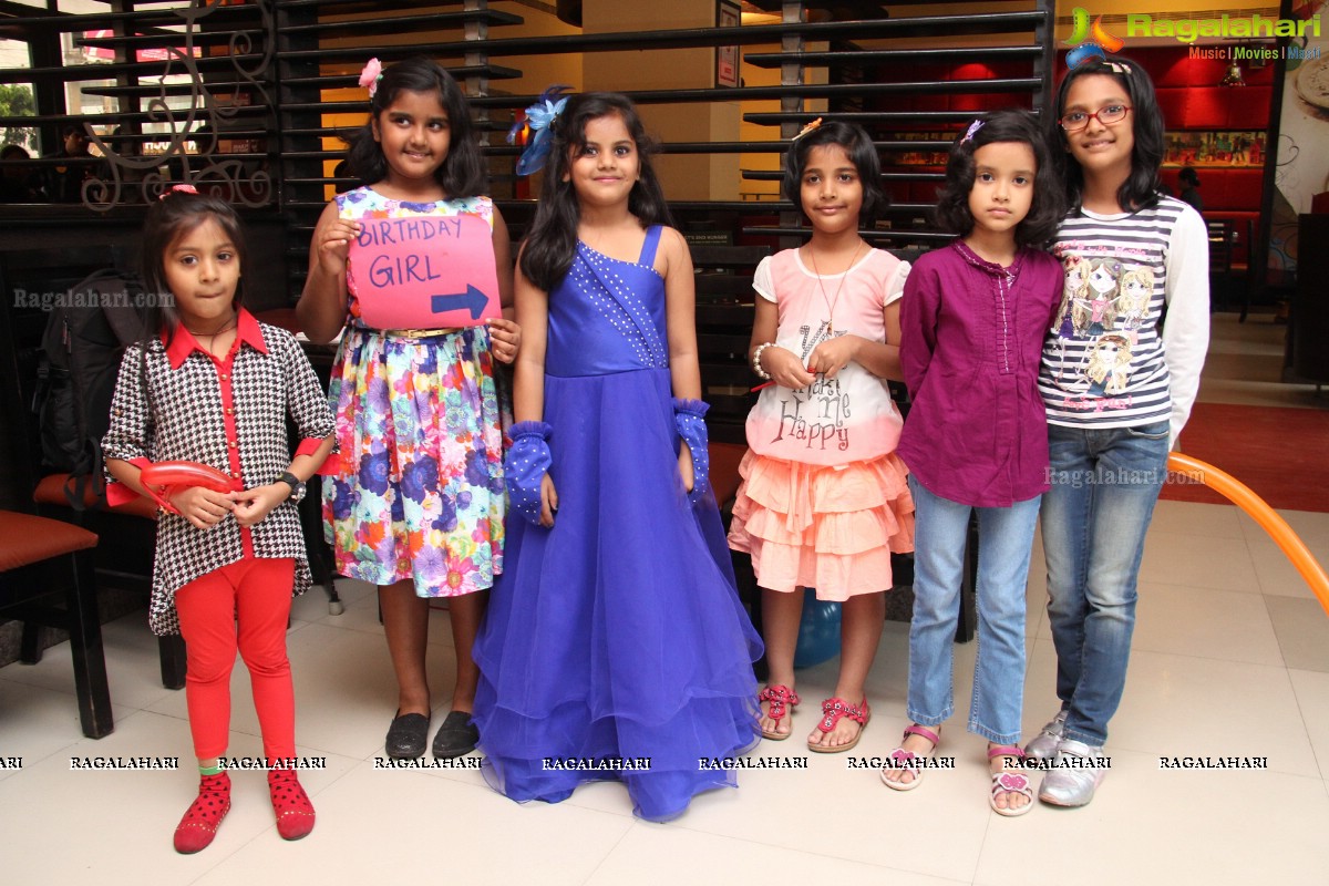 Suhani Birthday Party 2014 at Pizza Hut, Hyderabad