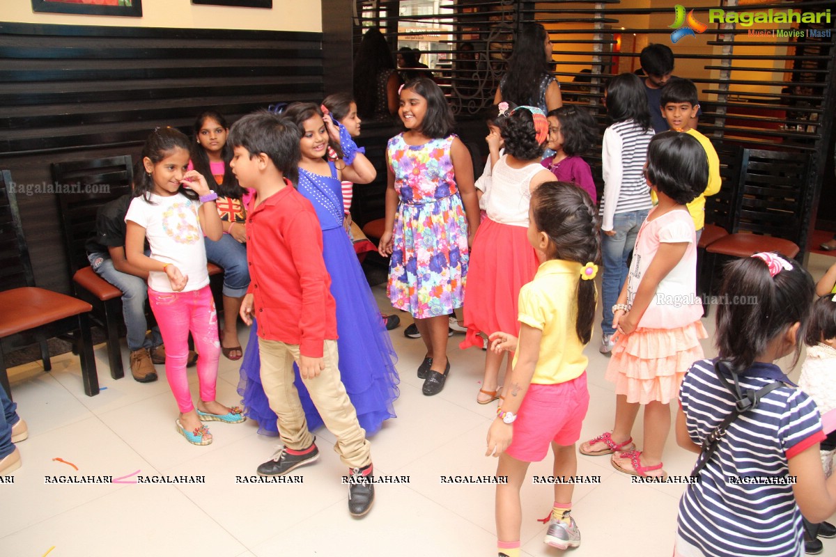 Suhani Birthday Party 2014 at Pizza Hut, Hyderabad