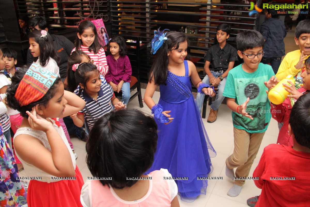 Suhani Birthday Party 2014 at Pizza Hut, Hyderabad