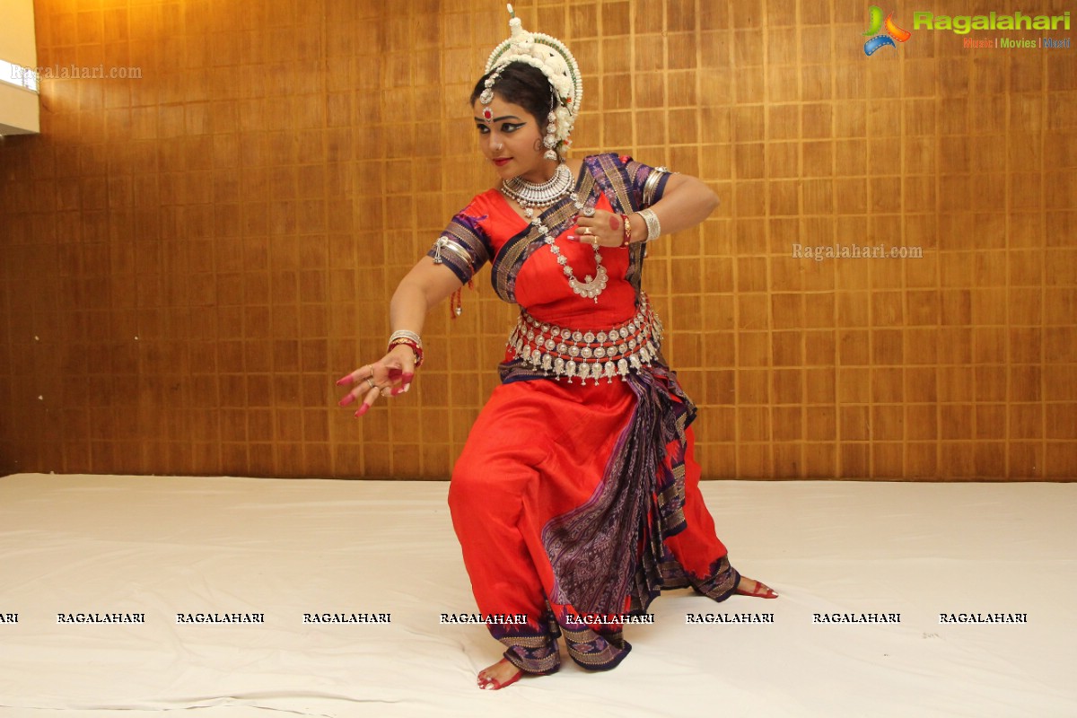 A Group Dance Competition by The Belle Femme Organisation at Royal Reve, Hyderabad