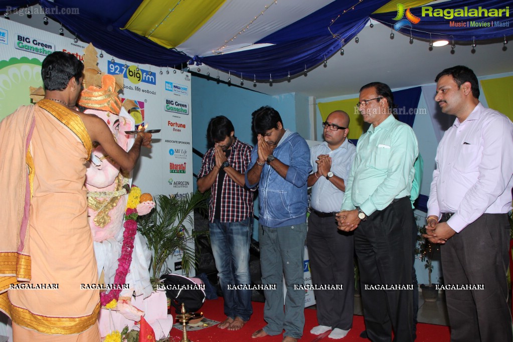 Sai Dharam Tej Performs Aarthi to 92.7 BIG FM’s BIG Green Ganesha in Hyderabad