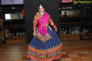 Dandiya Garba