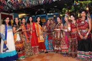 Dandiya Garba