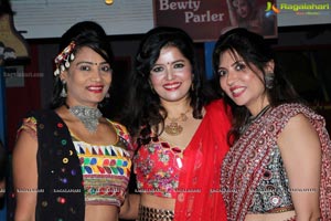 Dandiya Garba