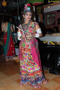 Dandiya Garba