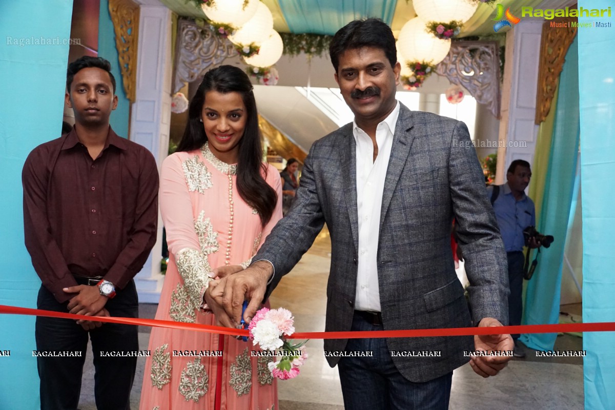 Mugdha Godse launches Hi Life Luxury Designer Exhibition in Hyderabad