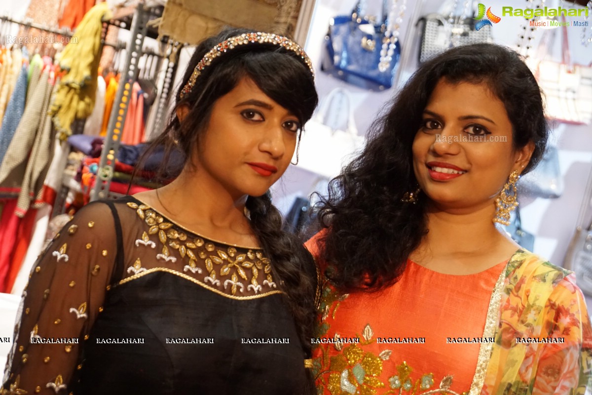 Mugdha Godse launches Hi Life Luxury Designer Exhibition in Hyderabad