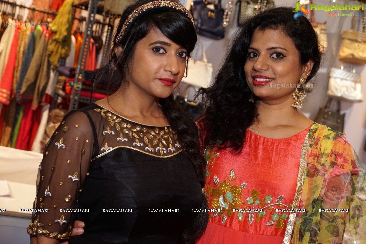 Mugdha Godse launches Hi Life Luxury Designer Exhibition in Hyderabad