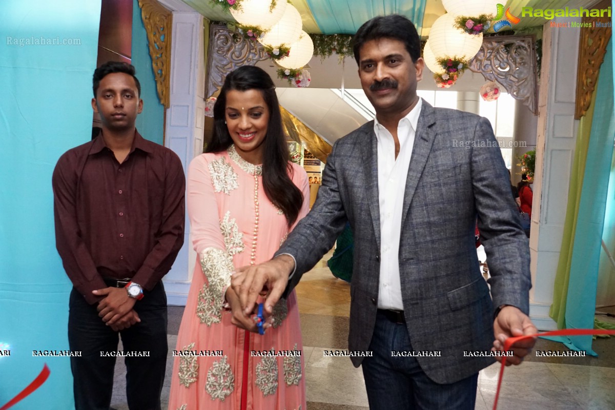 Mugdha Godse launches Hi Life Luxury Designer Exhibition in Hyderabad