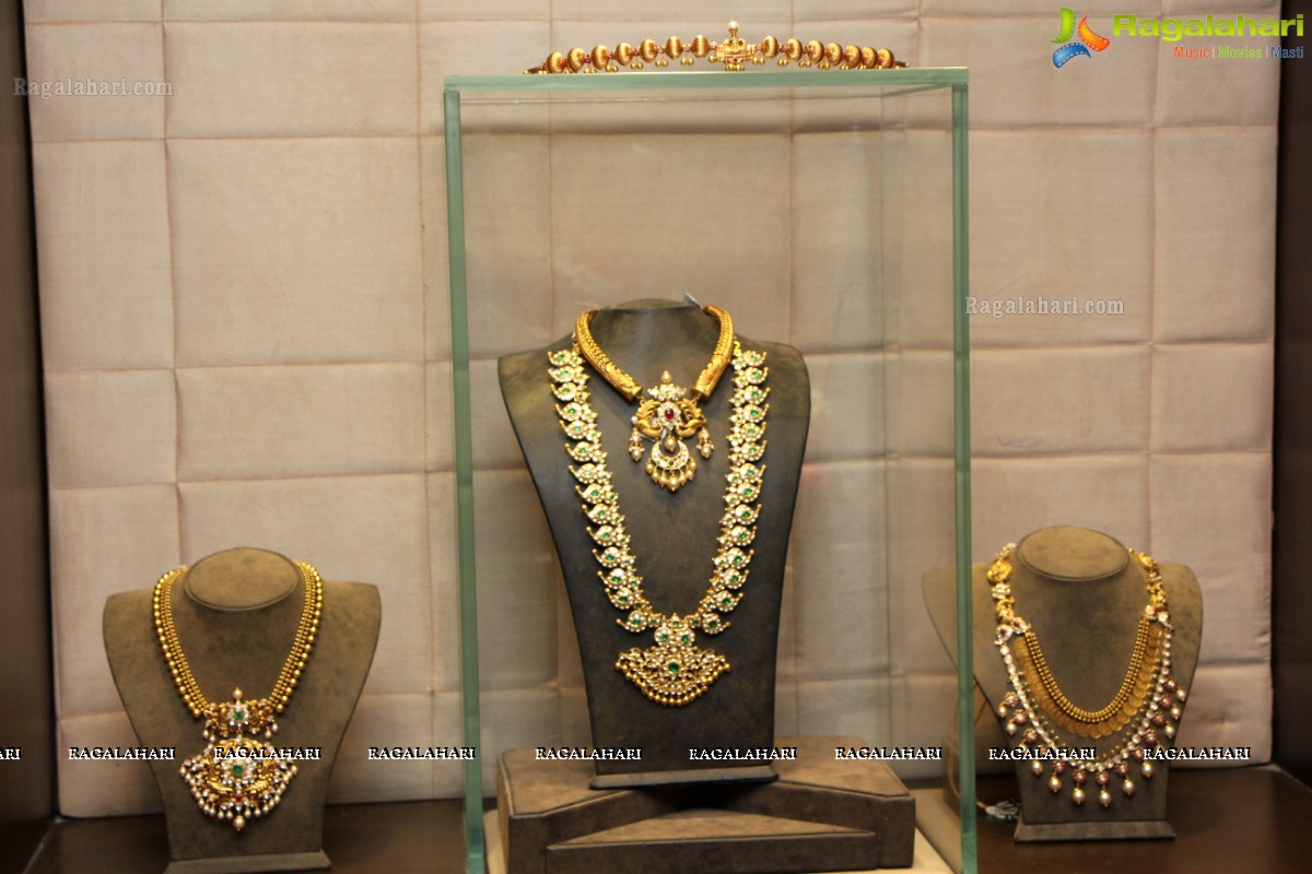 Launch of Hiya Jewellers by Swetha Reddy and Bina Singh, Hyderabad