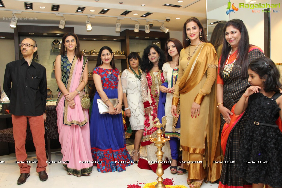 Launch of Hiya Jewellers by Swetha Reddy and Bina Singh, Hyderabad