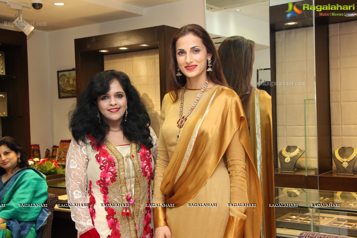 Launch of Hiya Jewellers by Swetha Reddy and Bina Singh, Hyderabad