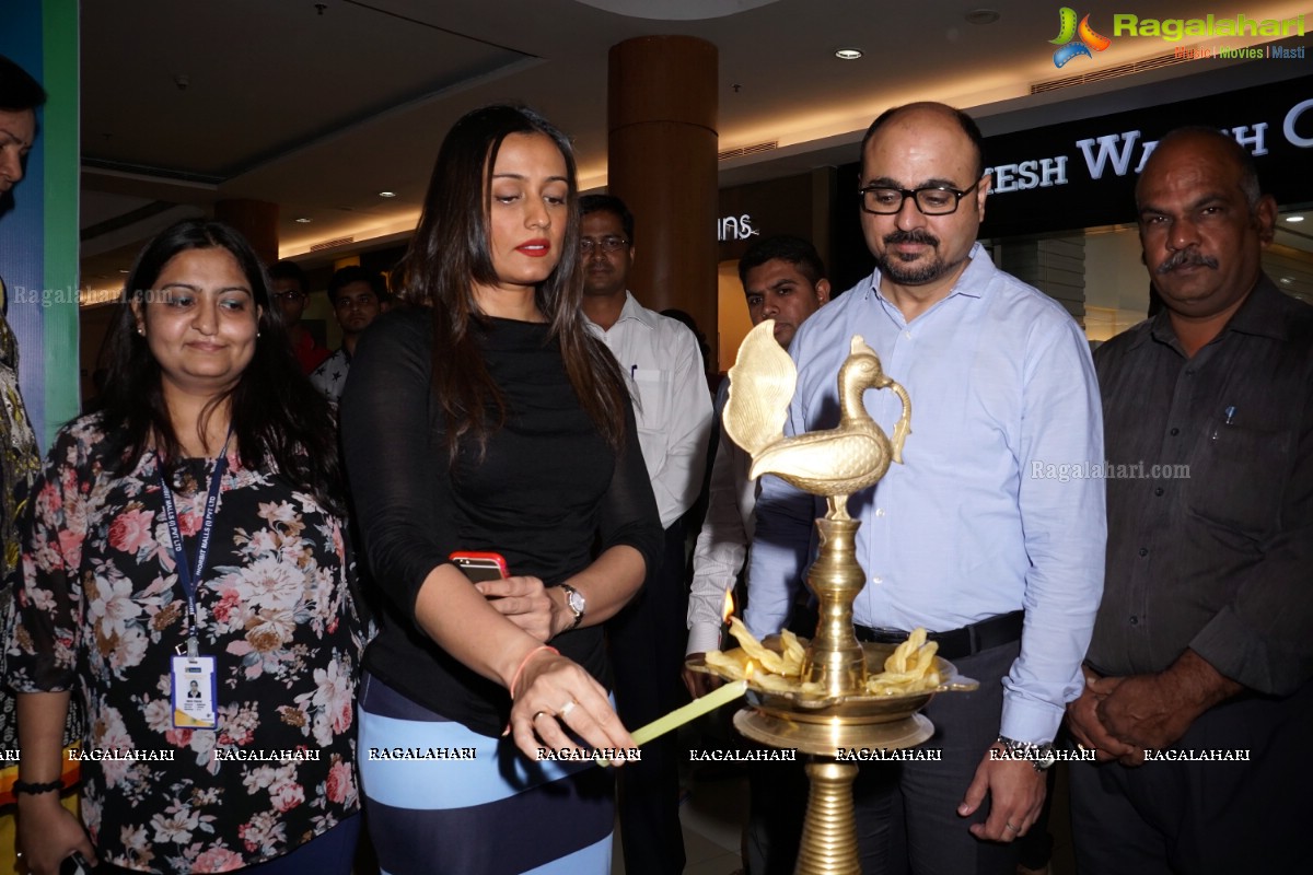 Namrata Shirodkar inaugurates Atrium Galleria - An Art Exhibition by Mr Rangoli Garg at Inorbit Mall, Hyderabad