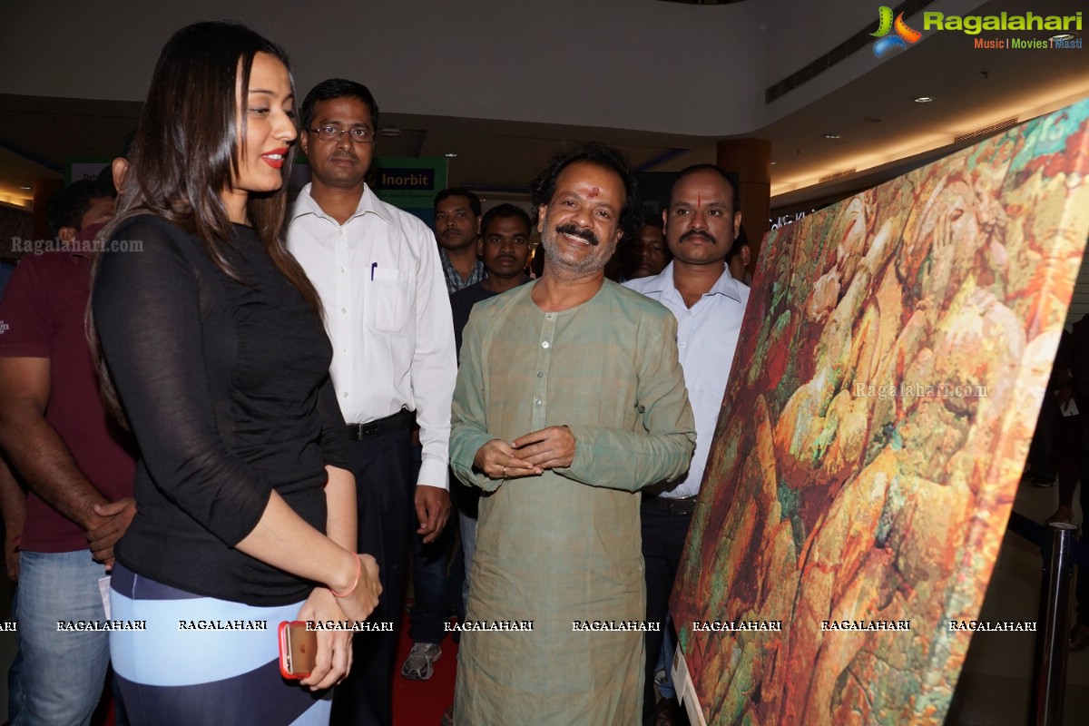 Namrata Shirodkar inaugurates Atrium Galleria - An Art Exhibition by Mr Rangoli Garg at Inorbit Mall, Hyderabad