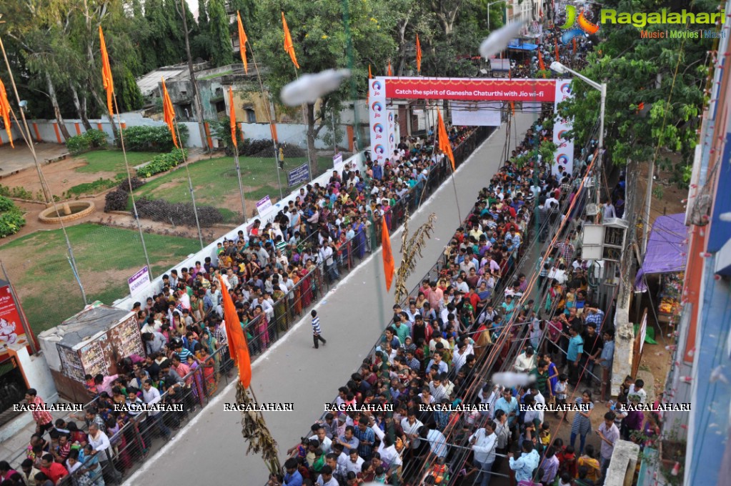 Crowd at Khairatabad Ganesh 2015, Hyderabad