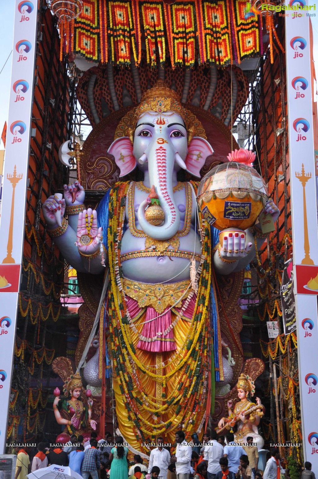 Crowd at Khairatabad Ganesh 2015, Hyderabad