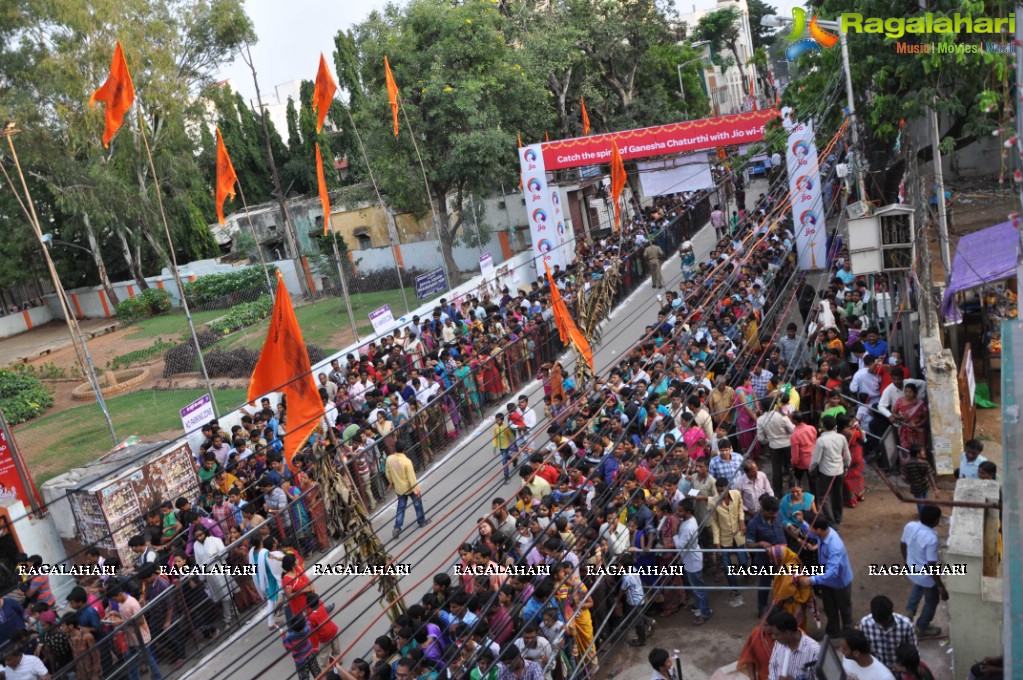 Crowd at Khairatabad Ganesh 2015, Hyderabad