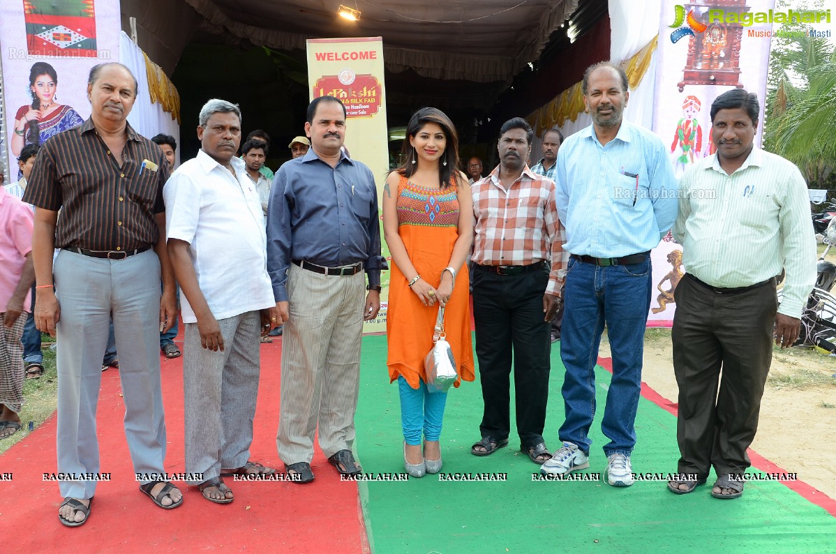 Madhulagna Das inaugurates Lepakshi Crafts Festival in Hyderabad
