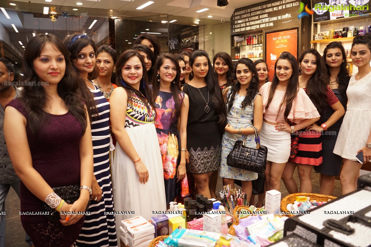 Miss and Mrs Gujarati India 2015 Beauty Pageant at Kathiawar Store
