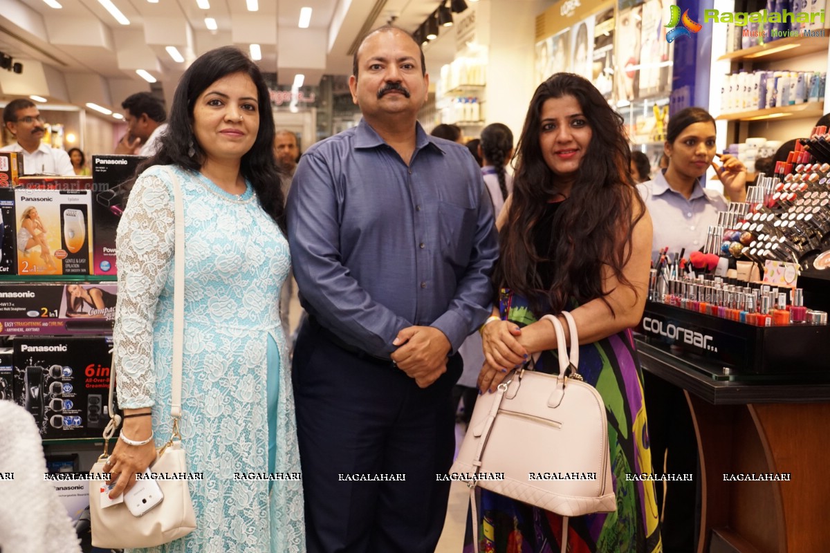 Miss and Mrs Gujarati India 2015 Beauty Pageant at Kathiawar Store