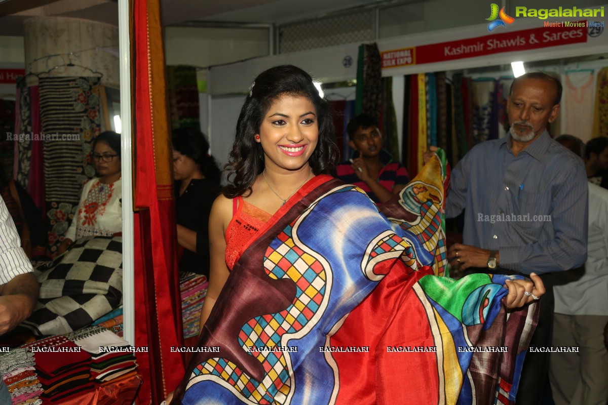 Geethanjali inaugurates National Silk Expo-2015 at Sri Satya Sai Nigamaagamam, Hyderabad