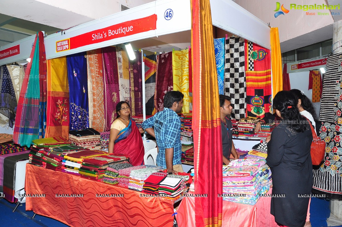 Geethanjali inaugurates National Silk Expo-2015 at Sri Satya Sai Nigamaagamam, Hyderabad