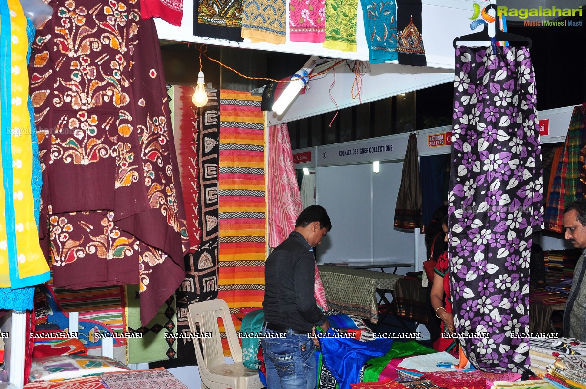 Geethanjali inaugurates National Silk Expo-2015 at Sri Satya Sai Nigamaagamam, Hyderabad