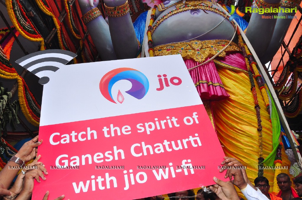 Sai Dharam Tej launches Reliance 'Jionet' High Speed Wi-Fi Internet Service at Khairatabad Ganeshotsav, Hyderabad