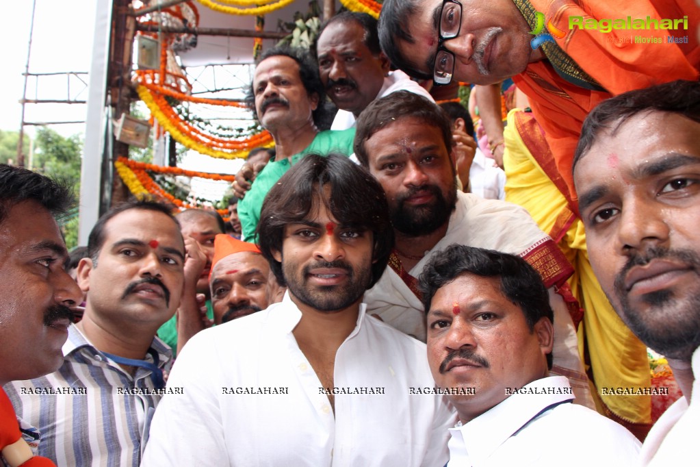 Sai Dharam Tej launches Reliance 'Jionet' High Speed Wi-Fi Internet Service at Khairatabad Ganeshotsav, Hyderabad