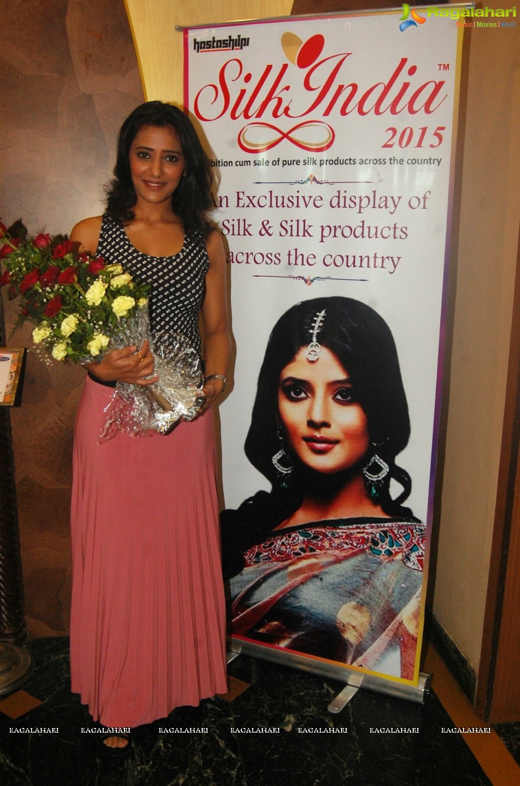 Marathi Actress Rutuja Shinde launches Silk India Expo 2015 at Thane, Mumbai