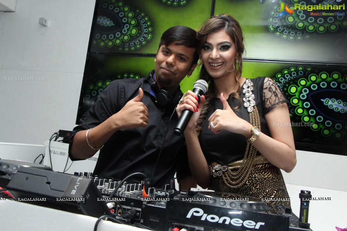 DJ Sharon Aamir Birthday Bash at OTM, Daspalla, Hyderabad