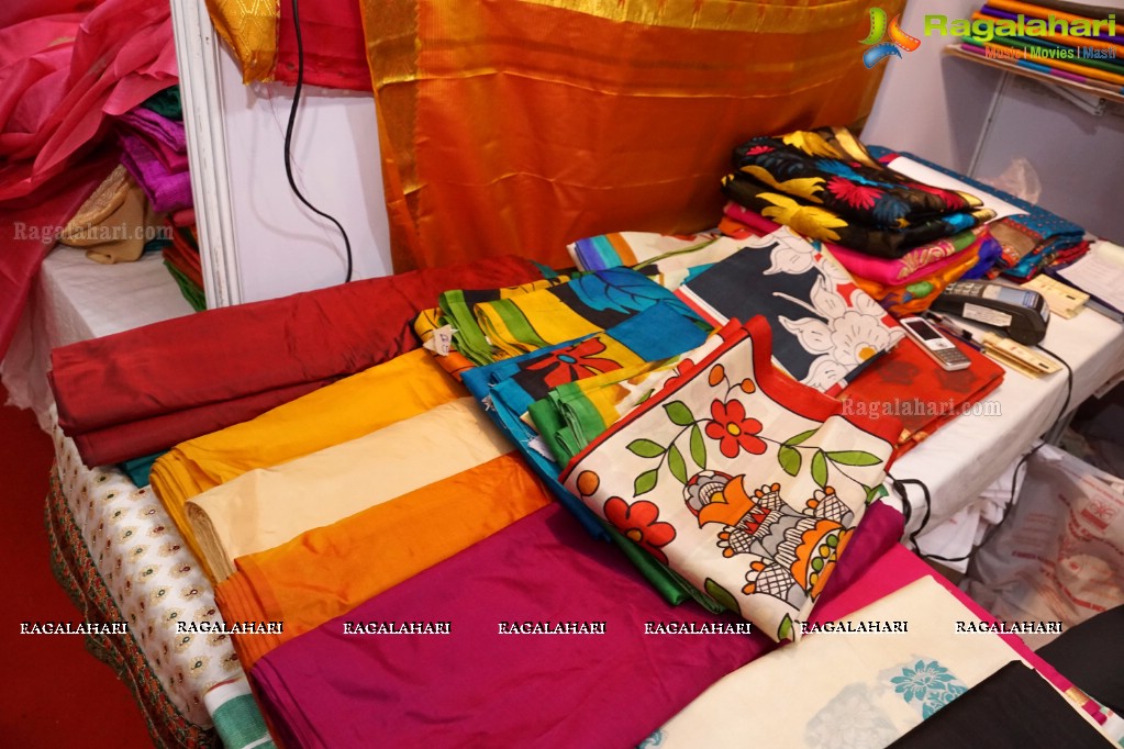 The Silk Mark Expo 2015 at Sri Satya Sai Nigamaagamam, Hyderabad