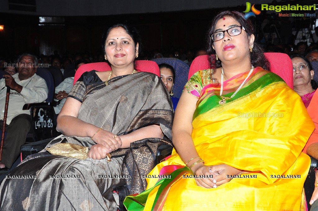 Navarasa Raya Award Presentation to Naresh by Sruthilaya Arts Academy