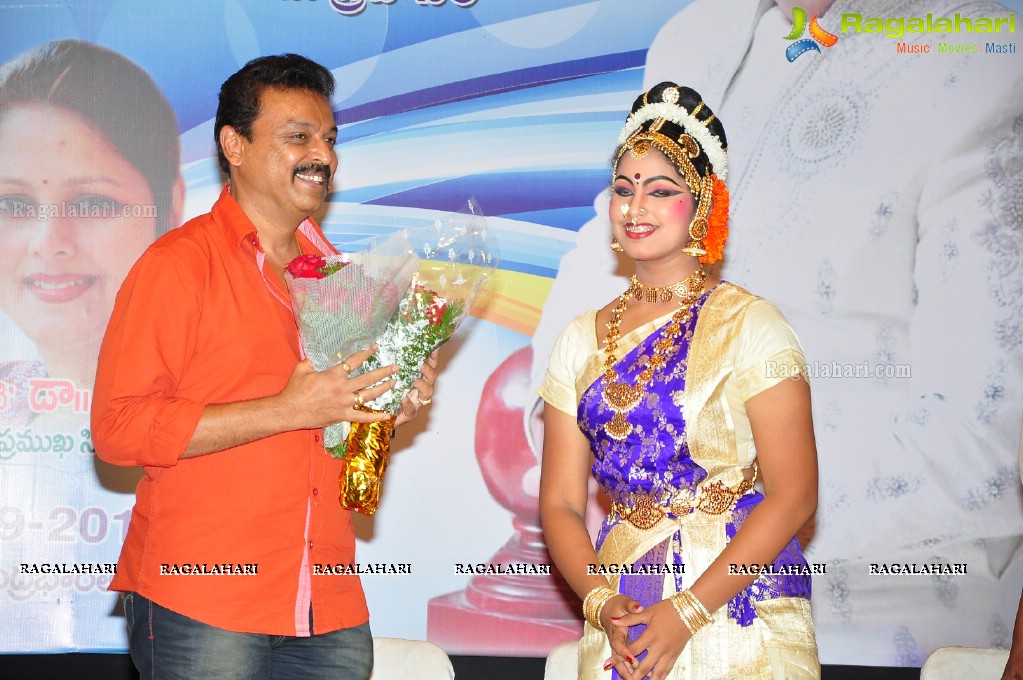 Navarasa Raya Award Presentation to Naresh by Sruthilaya Arts Academy