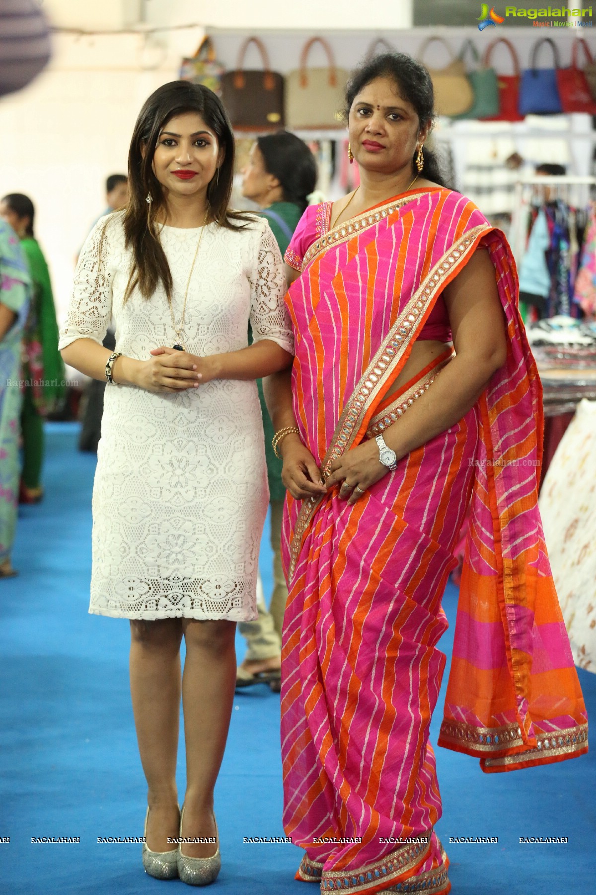 Madhulagna Das inaugurates Styles and Weaves Lifestyle Expo at Kamma Sangham