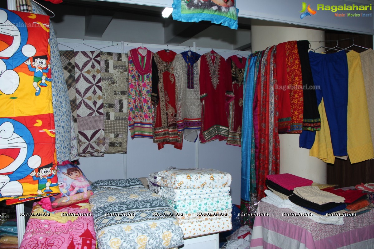 Madhulagna Das inaugurates Styles and Weaves Lifestyle Expo at Kamma Sangham