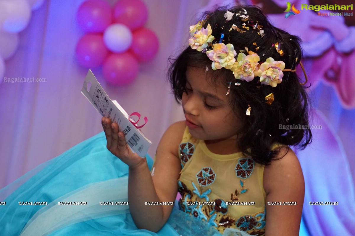 5th Birthday Party of Twins Sniddha-Srishti at Hotel Daspalla, Hyderabad