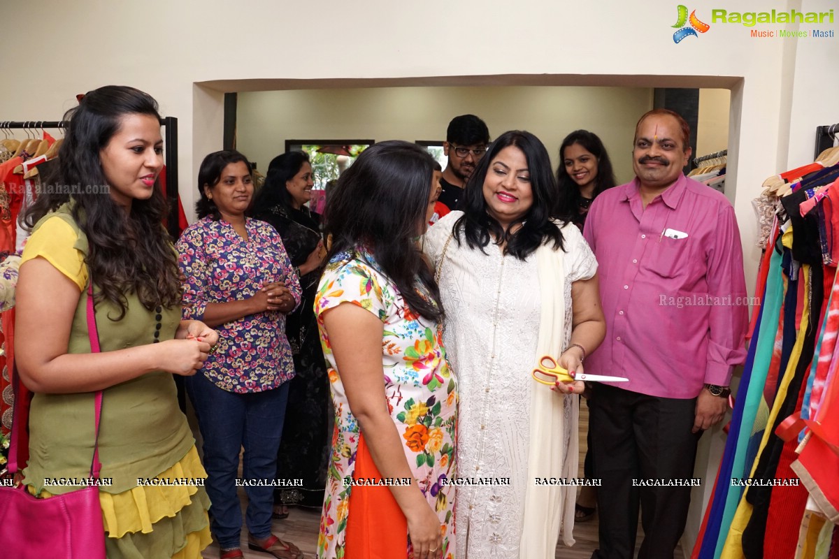 VR Pitara's New Design Collection inaugurated by Sashi Nahata, Hyderabad