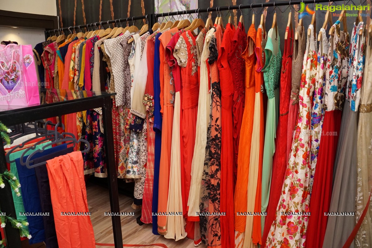 VR Pitara's New Design Collection inaugurated by Sashi Nahata, Hyderabad