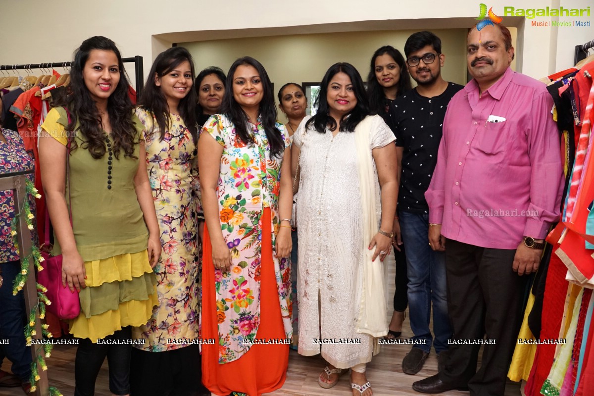 VR Pitara's New Design Collection inaugurated by Sashi Nahata, Hyderabad