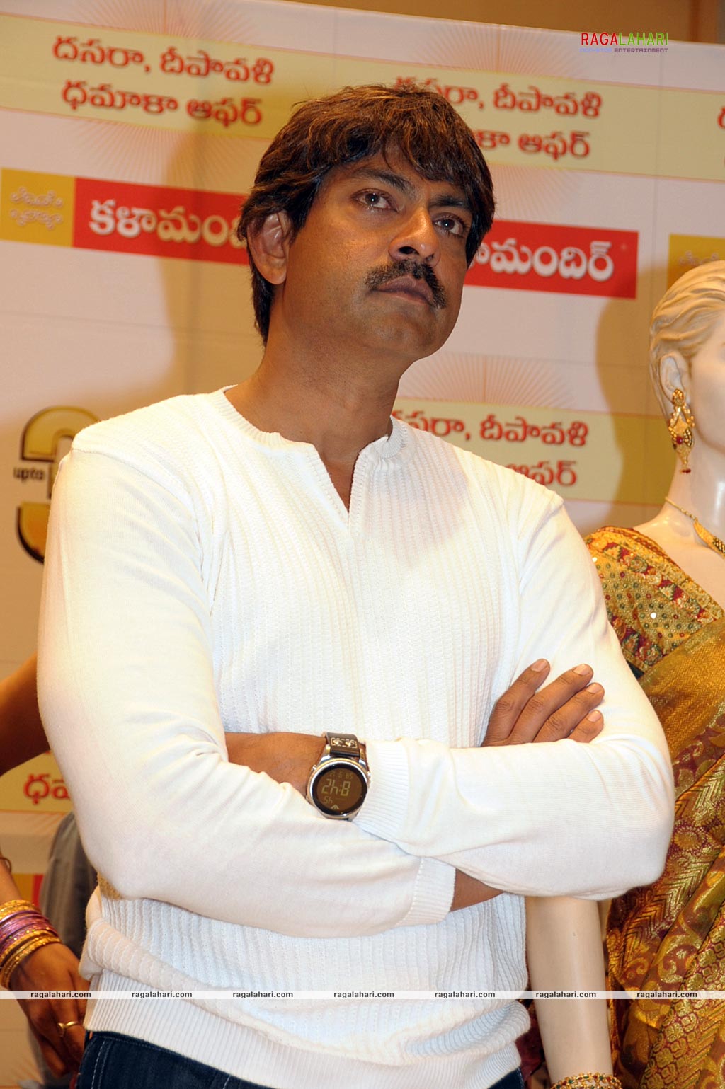 Jagapathi Babu walks the Ramp and launches Kalamandir Dasara-Deepavali Dhamaka Offer