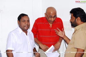 Padmanabham Felicitated by Telugu Film Comedians