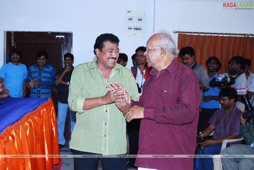 Padmanabham Felicitated by Telugu Film Comedians