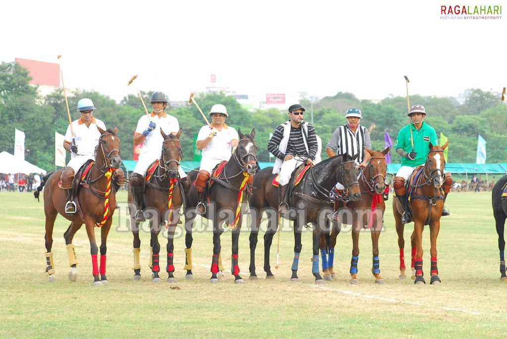 Ram Charan Teja, Shilpa Reddy at Hyderabad Polo Ground