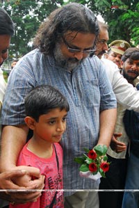 Tushar Gandhi with Mahatma Unit at Bapu Ghat