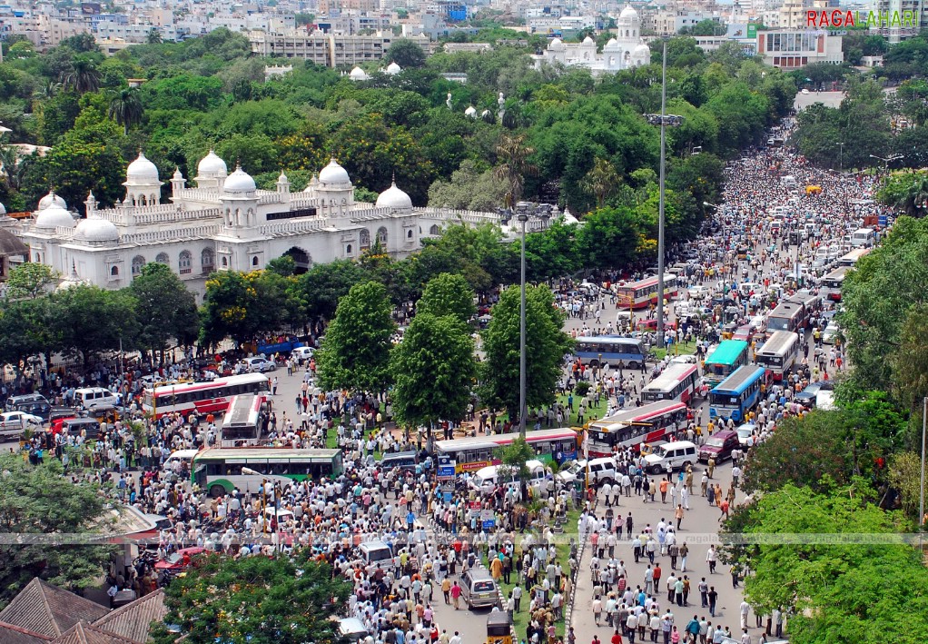 Andhra Pradesh pays Homage to YS Raja Sekhara Reddy