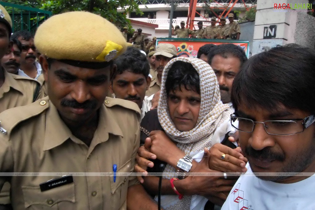 Andhra Pradesh pays Homage to YS Raja Sekhara Reddy