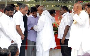 Andhra Pradesh Pays Homage to YS Raja Sekhara Reddy